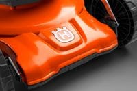 Easy grip for lifting in the front